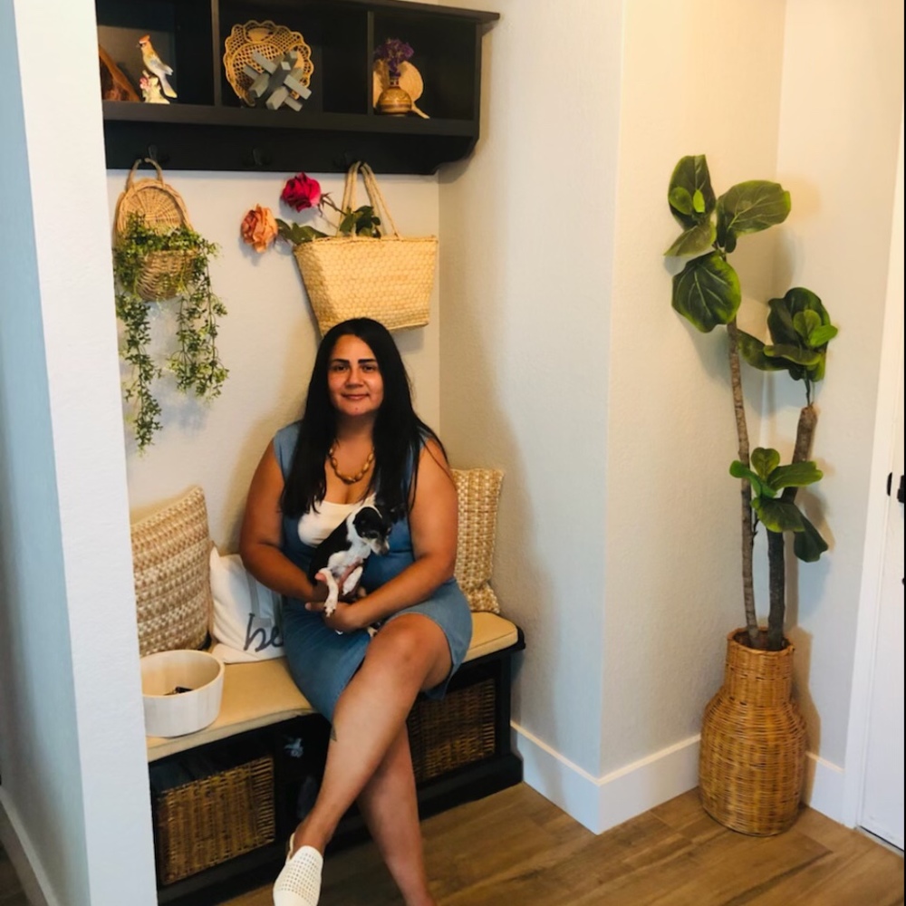 Meet your Posher, Esmeralda